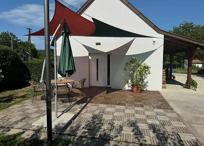 Magnolia Apartment